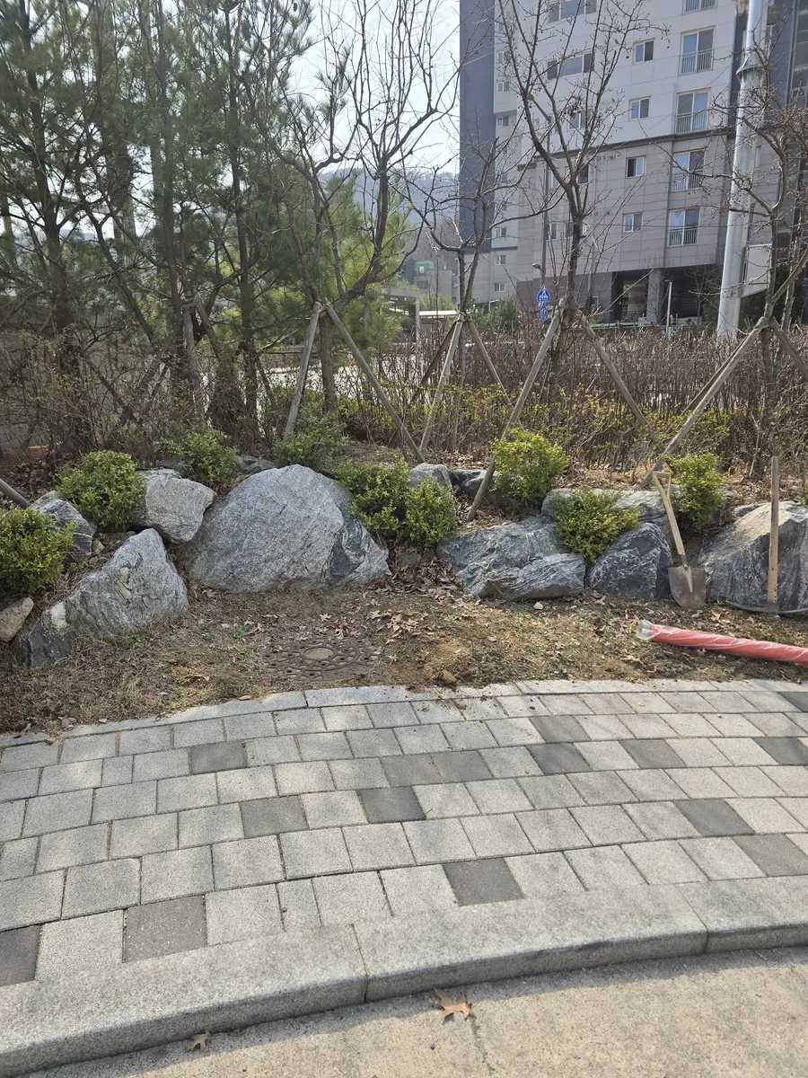 반사경시공 서울 경기 시공 전 보도 모서리 현장 사진
